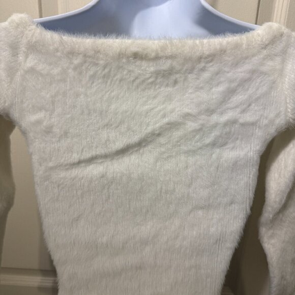 H&M White Fuzzy Crop Long-Sleeve Sweater - Size XS - Picture 3 of 5